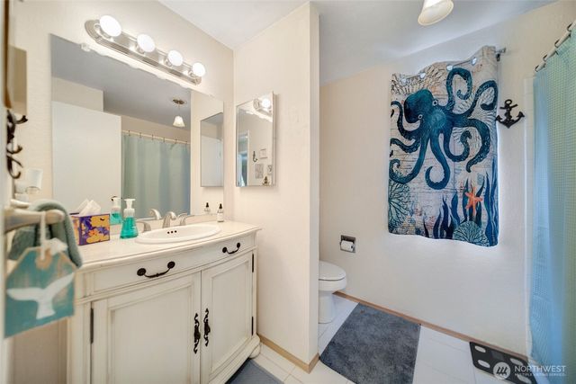 7880 NE Forest Ridge Lane, Bremerton, WA 98311