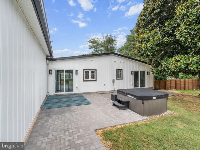 7845 JUNE DR, Pasadena, MD 21122
