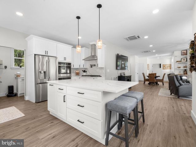 7845 JUNE DR, Pasadena, MD 21122