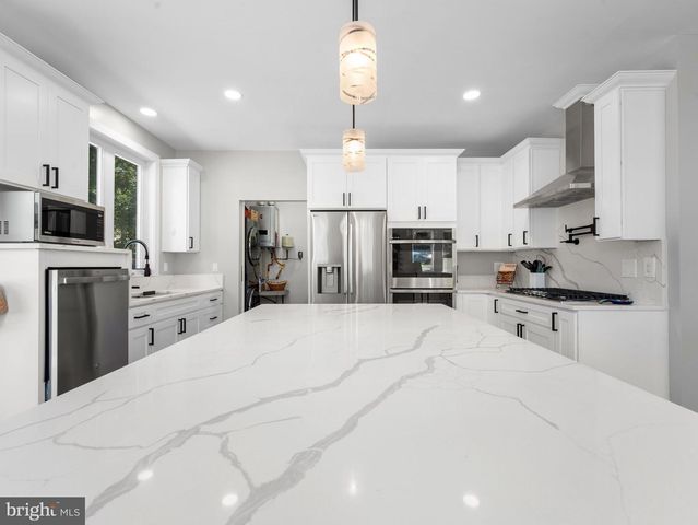 7845 JUNE DR, Pasadena, MD 21122