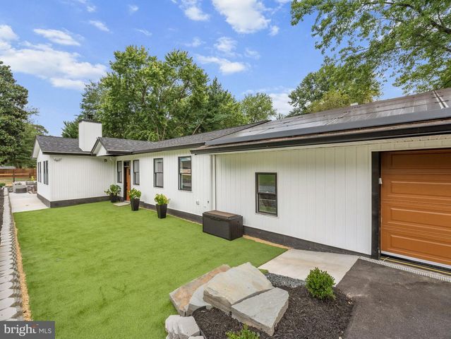 7845 JUNE DR, Pasadena, MD 21122