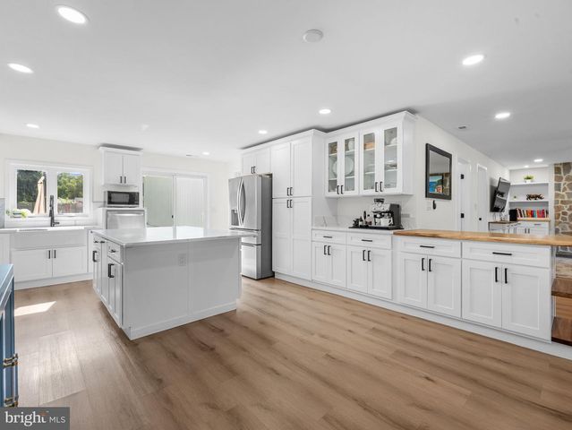 7845 JUNE DR, Pasadena, MD 21122