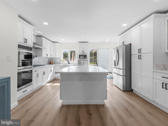 7845 JUNE DR, Pasadena, MD 21122