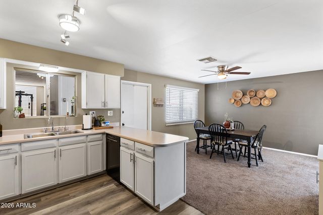 3710 W CARON Street, Phoenix, AZ 85051