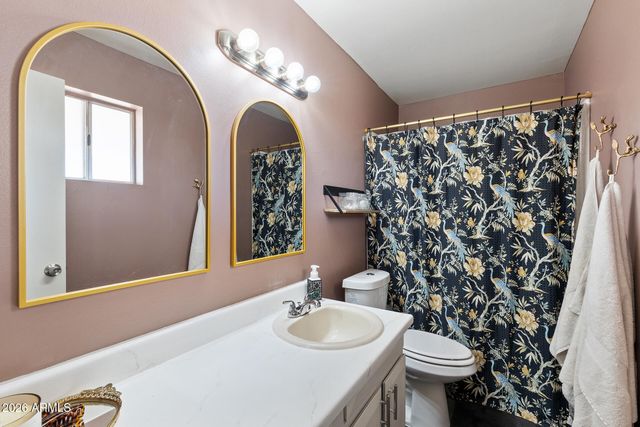 3710 W CARON Street, Phoenix, AZ 85051