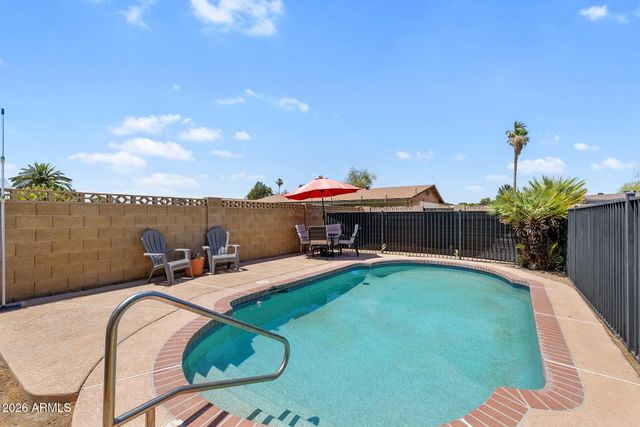 3710 W CARON Street, Phoenix, AZ 85051