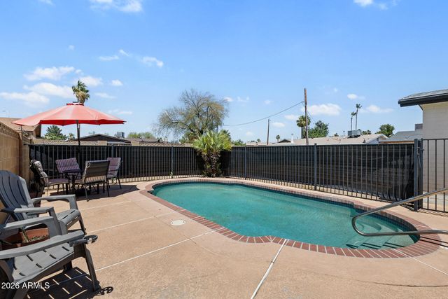 3710 W CARON Street, Phoenix, AZ 85051