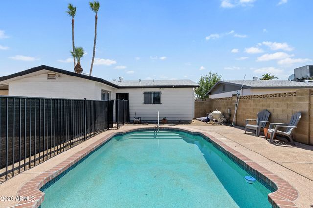 3710 W CARON Street, Phoenix, AZ 85051