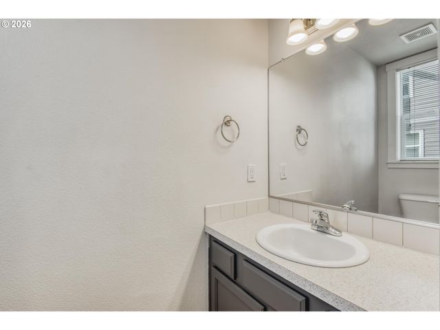 2753 Se NICKLAUS Ct, Hillsboro, OR 97123