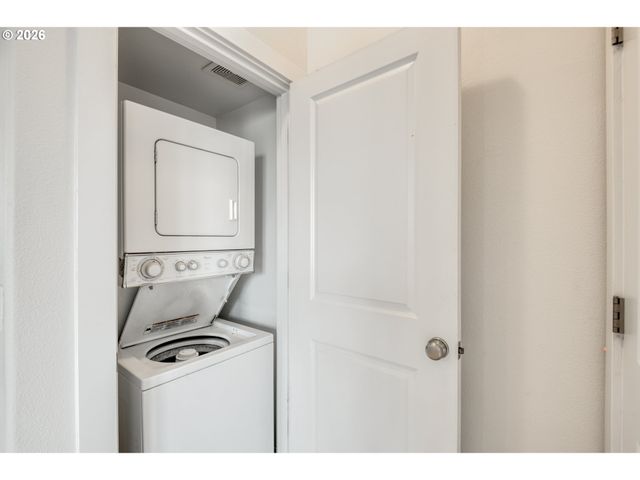 2753 Se NICKLAUS Ct, Hillsboro, OR 97123