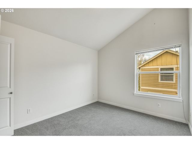 2753 Se NICKLAUS Ct, Hillsboro, OR 97123