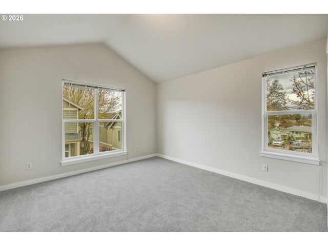 2753 Se NICKLAUS Ct, Hillsboro, OR 97123