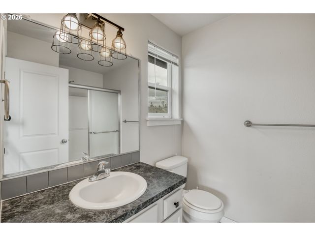 2753 Se NICKLAUS Ct, Hillsboro, OR 97123