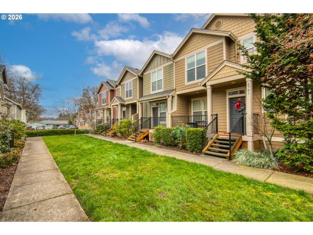 2753 Se NICKLAUS Ct, Hillsboro, OR 97123