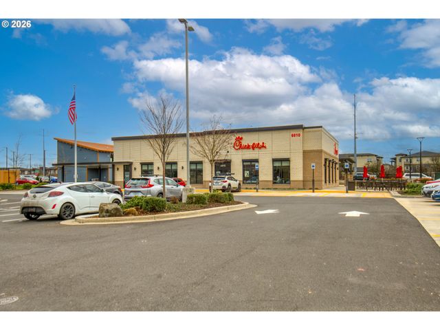 2753 Se NICKLAUS Ct, Hillsboro, OR 97123