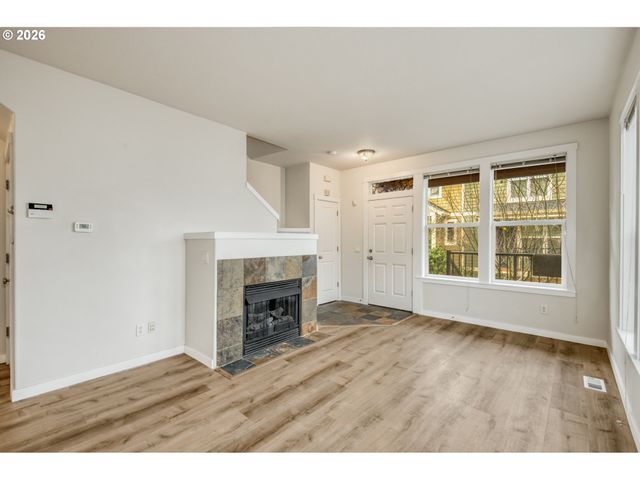 2753 Se NICKLAUS Ct, Hillsboro, OR 97123