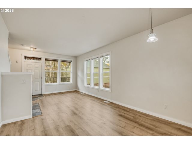 2753 Se NICKLAUS Ct, Hillsboro, OR 97123