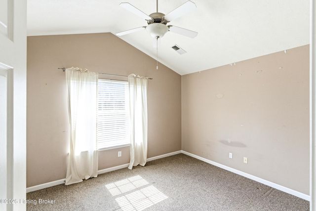 10200 Deer Vista Dr, Louisville, KY 40291