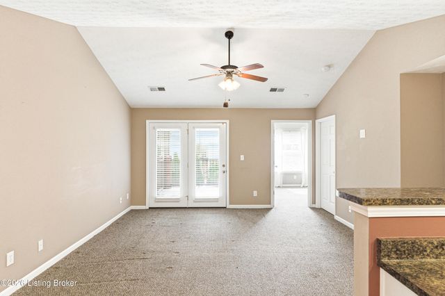 10200 Deer Vista Dr, Louisville, KY 40291