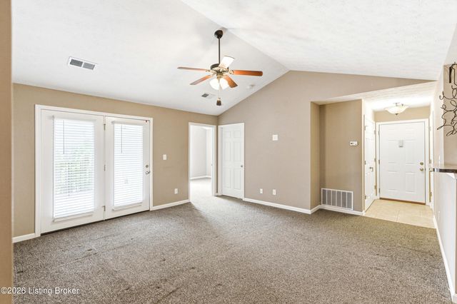 10200 Deer Vista Dr, Louisville, KY 40291