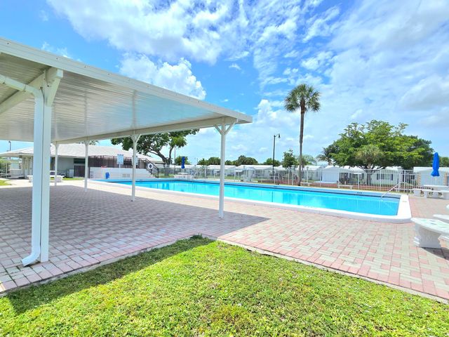 2501 W Golf Boulevard 127, Pompano Beach, FL 33064