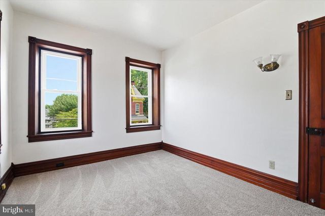 105 S WHITEOAK ST, Kutztown, PA 19530