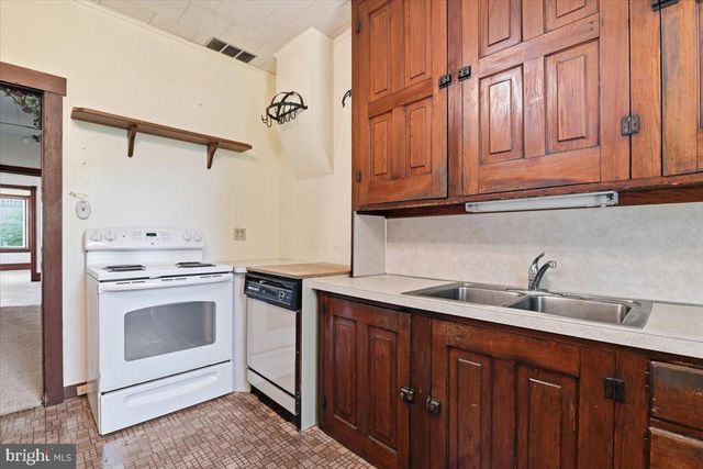 105 S WHITEOAK ST, Kutztown, PA 19530