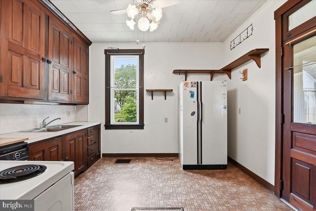 105 S WHITEOAK ST, Kutztown, PA 19530