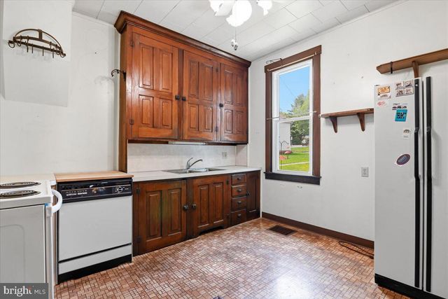 105 S WHITEOAK ST, Kutztown, PA 19530