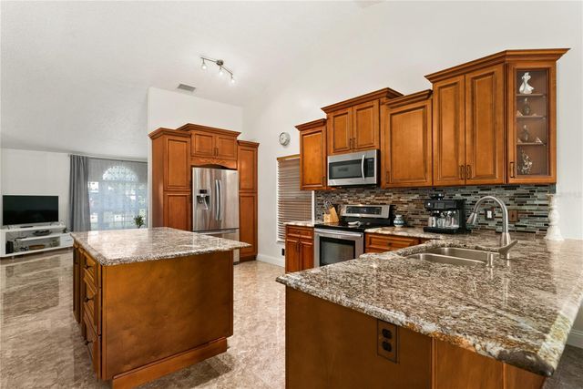 9729 CYPRESS SHADOW AVENUE, Tampa, FL 33647