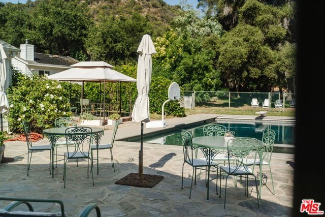 1520 Bonnell Drive, Topanga (los Angeles), CA 90290