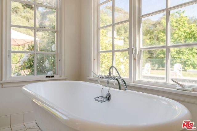 1520 Bonnell Drive, Topanga (los Angeles), CA 90290