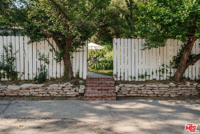 1520 Bonnell Drive, Topanga (los Angeles), CA 90290