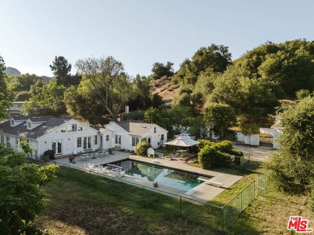 1520 Bonnell Drive, Topanga (los Angeles), CA 90290