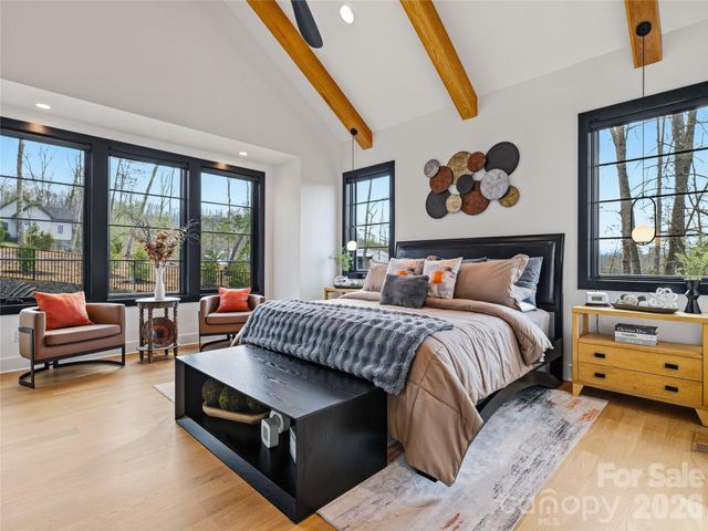 361 Belle Isle Way, Asheville, NC 28803