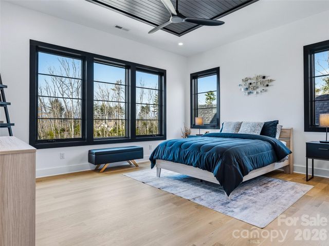 361 Belle Isle Way, Asheville, NC 28803
