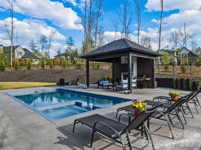 361 Belle Isle Way, Asheville, NC 28803