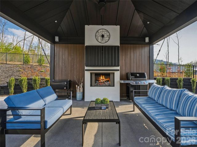 361 Belle Isle Way, Asheville, NC 28803
