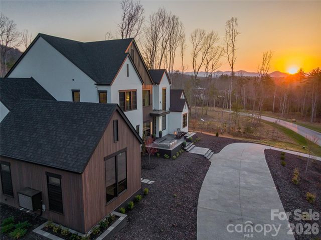 361 Belle Isle Way, Asheville, NC 28803