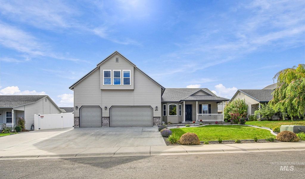 1873 W Yukon Dr, Kuna, ID 83634 photo 2