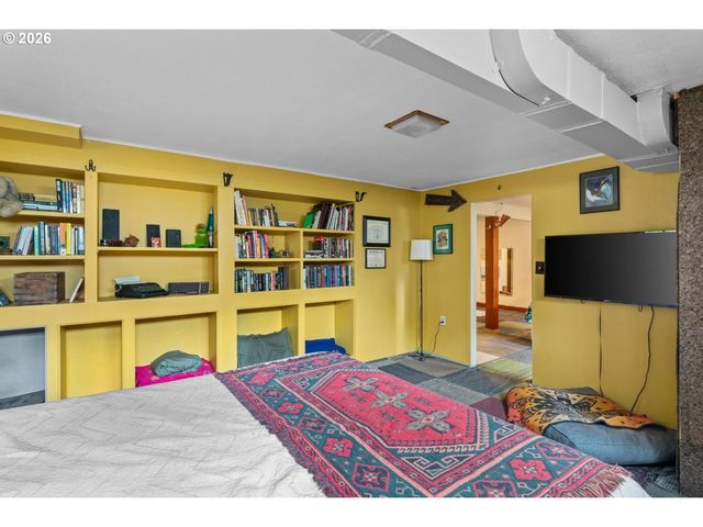 245 Se 108TH Ave, Portland, OR 97216