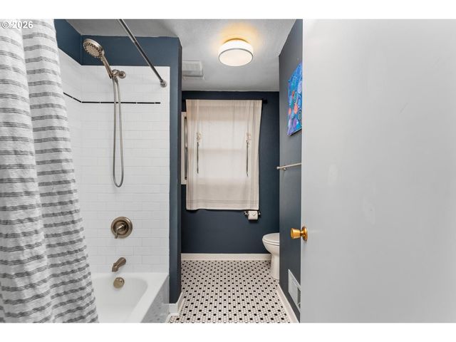 245 Se 108TH Ave, Portland, OR 97216