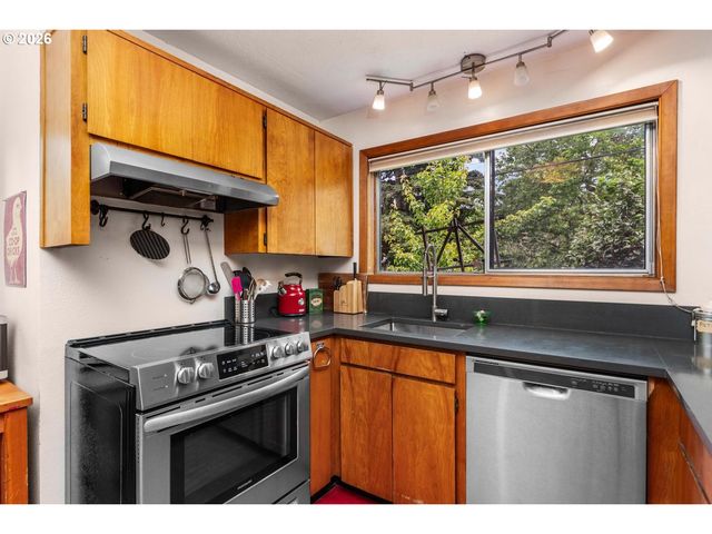 245 Se 108TH Ave, Portland, OR 97216
