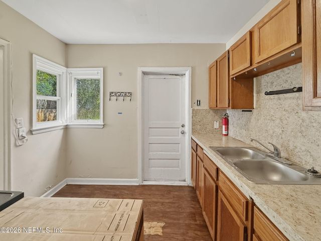 4853 RIVERDALE Road, Jacksonville, FL 32210
