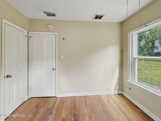 4853 RIVERDALE Road, Jacksonville, FL 32210