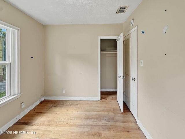 4853 RIVERDALE Road, Jacksonville, FL 32210