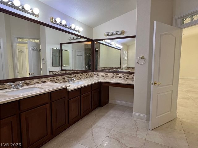 5554 Chicory Falls Court, Las Vegas, NV 89148