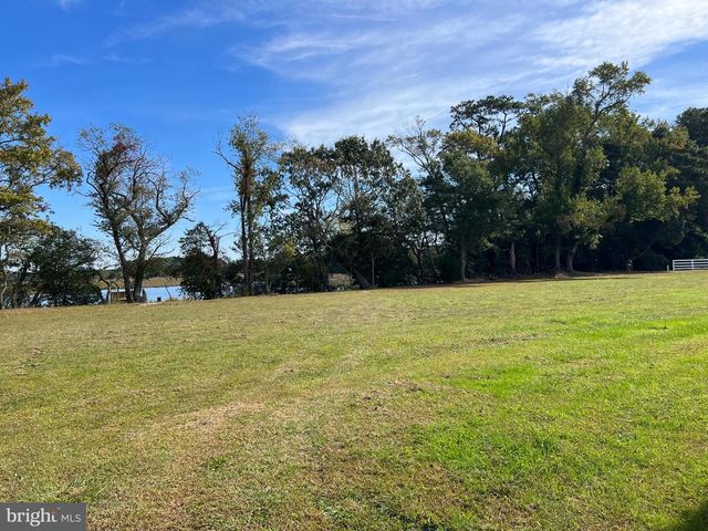 26297 PITTS CREEK RD, New Church, VA 23415