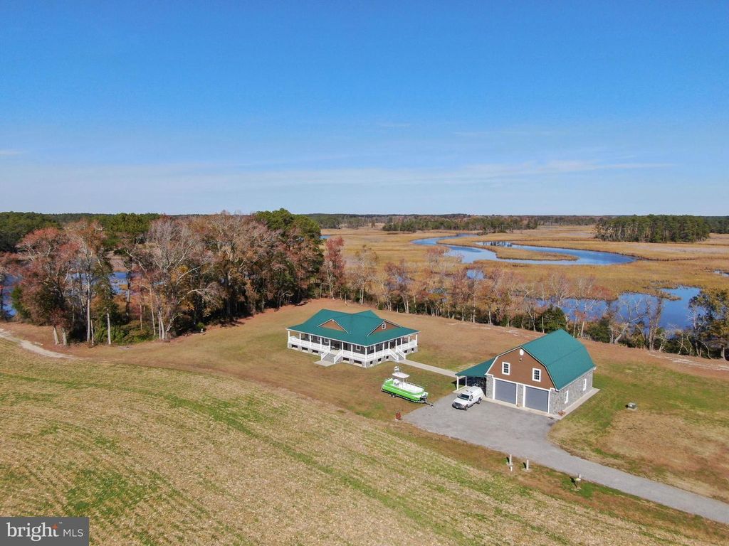 26297 PITTS CREEK RD, New Church, VA 23415