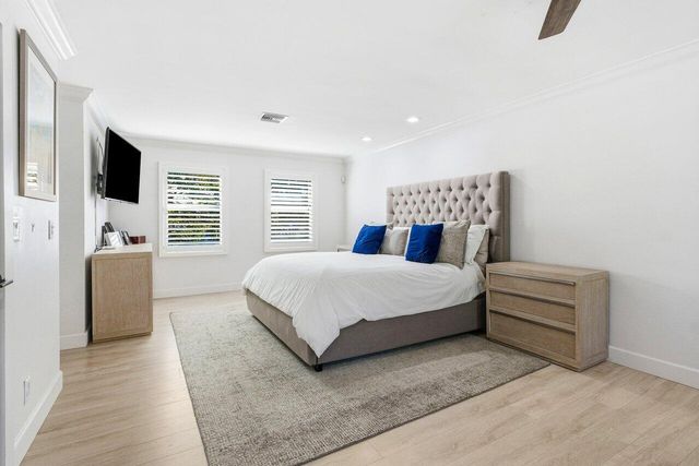 5696 NW 39th Avenue, Boca Raton, FL 33496